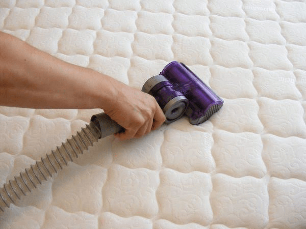 clean mattress at home